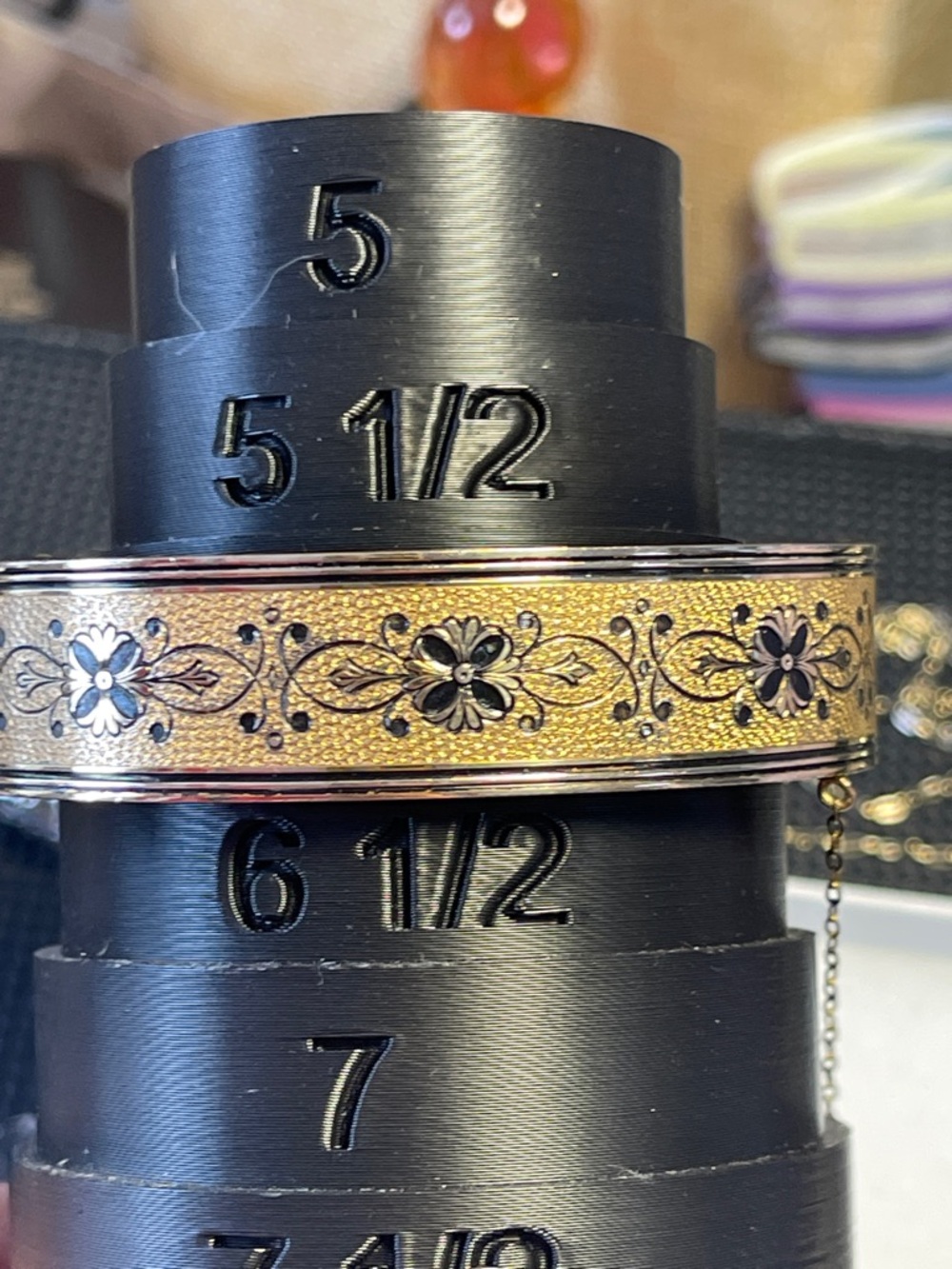 P.S. Co. taille d’etargne 14k gold-filled hinged bracelet - 25 grams